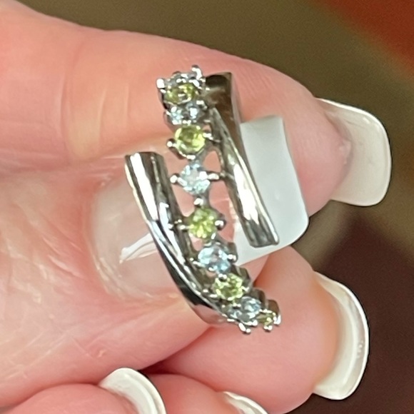 Prong Set Aquamarine and Peridot Signed 925 Bypass Ring - Picture 4 of 15